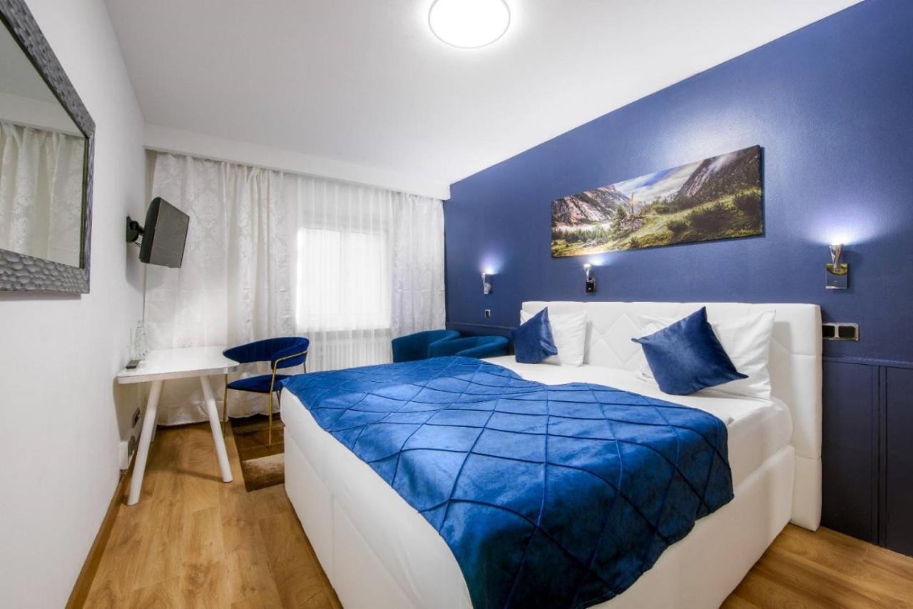 Rivoli Hotel